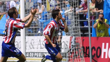 David Villa manda callar al Carlos Tartiere. 