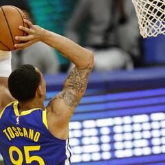 Juan Toscano firma el mejor partido de un mexicano en NBA