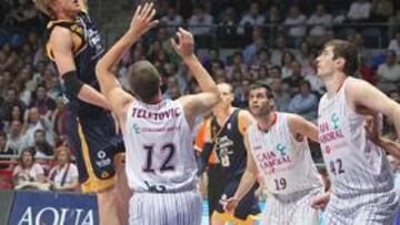 <strong>CJ WALLACE.</strong>