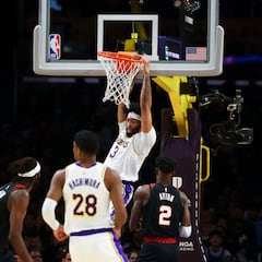 Los Lakers sobreviven sin LeBron