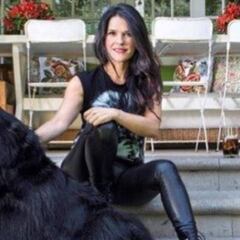 Martha Debayle sufre por la muerte de su perrito, Gastón