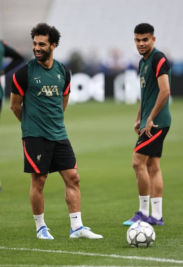 Liverpool entrenó este viernes en el Stade de France en la previa de la final que se jugará el sábado a partir de las 2 de la tarde. Luis Díaz fue protagonista con su alegría.