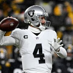 Derek Carr a la banca; Jarrett Stidham titular para el final de la temporada