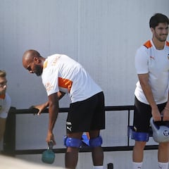 Foulquier también elige tratarse con un especialista externo