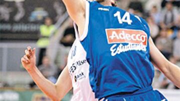 <b>GARRA. </b>Contraataque de Jasen, que peleó con gran intensidad.