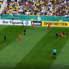 El buen anticipo de Aránguiz que inició un gol del Bayer