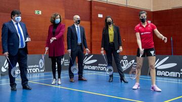 Irene Lozano, Andoni Azurmendi, Gabriel Cruz, Isabel Sánchez y Carolina Marín en la presentación del Mundial de Huelva de 2021.