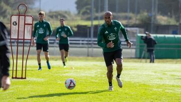 Naldo estará disponible ante el Racing de Santander.