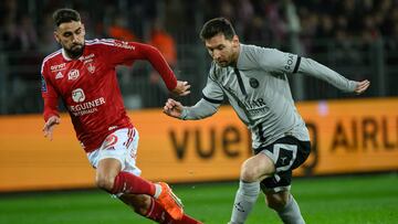 Paris Saint-Germain's Argentine forward Lionel Messi controls the ball during the French L1 football match between Stade Brestois 29 (Brest) and Paris Saint-Germain FC at Stade Francis-Le Ble in Brest, western France on March 11, 2023. (Photo by LOIC VENANCE / AFP)