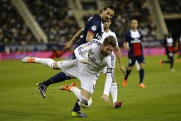 Ibrahimovic con Sergio Ramos.