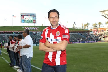 Famosos en el Chivas - Cruz Azul ¿quién va con quién en el juego de la Liga MX