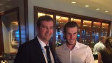 Bale, junto a Ferrán Soriano