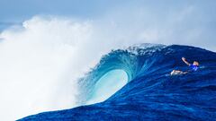 An empty wave during the semifinals at Cloudbreak, Fiji.