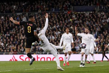 Gabriel Jes¨²s empat¨® el partido. 1-1.
