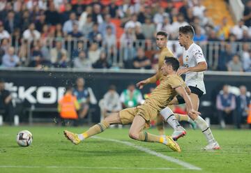 0-1. Robert Lewnadowski marca el primer gol en el minuto 93.