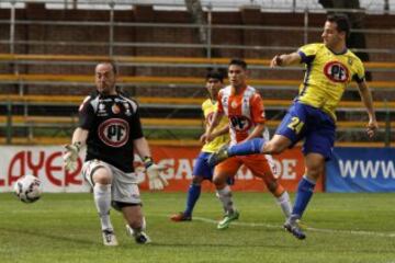 Eduardo Lobos (Cobresal): Jugó los 1.350 minutos del Apertura y atajó 61 tiros.