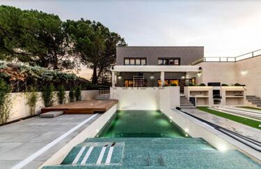 As es la casa que Marcos Llorente ha puesto en venta por 2,7 millones de euros