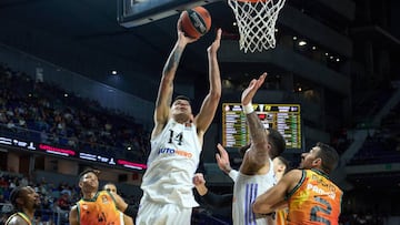 MADRID, SPAIN - MARCH 09: Gabriel Deck, #14 of Real Madrid shoots the ball during the 2022/2023 Turkish Airlines EuroLeague match between Real Madrid and Valencia Basket at Wizink Center on March 09, 2023 in Madrid, Spain. (Photo by Angel Martinez/Euroleague Basketball via Getty Images)