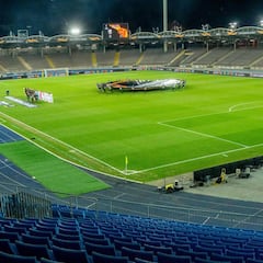 La UEFA también para la Champions y la Europa League