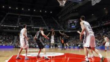 TRIPLAZO. Draper decidi&oacute; el triunfo del Madrid ante el Bamberg en la pasada Euroliga con este tiro sobre la bocina. Los blancos s&oacute;lo perdieron dos partidos en el Palacio.