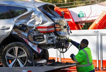 El  automvil de Tiger Woods tras el accidente de trfico en el suroeste de Los ?ngeles, California (EE.UU).