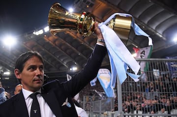 A pesar de su juventud, es uno de los entrenadores más afianzados en la Serie A. Se hizo con el puesto de entrenador de la Lazio (el club en el que más tiempo jugó como jugador) hace cinco temporadas, cuando tenía 39 años, y desde entonces ha conseguido ganar una Coppa, dos Supercopas de Italia y ha clasificado al conjunto capitalino a la Champions después de 13 temporadas. Y todo ello practicando un fútbol vistoso, con jugadores como Luis Alberto, Milinkovic-Savic, Correa, Immobile, Lazzari y Muriel, entre otros.