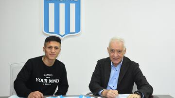 Catriel Cabellos firma su primer contrato profesional con Racing