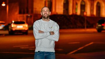 Jon García, central del Racing de Ferrol, posando para AS.