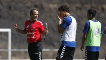 Cervera, durante un entrenamiento del Tenerife.