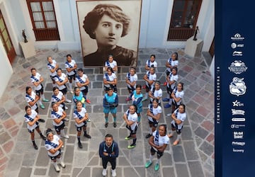 
El conjunto de la Franja se tomó la fotografía para el Clausura 2019 en la Casa de los Hermanos Serdán. El equipo de la Liga MX Femenil se retrató con una pintura de Carmen Serdán Alatriste, una de las iniciadoras de la revolución maderista en aquel estado.
