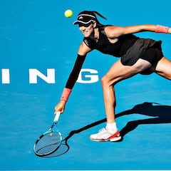 Muguruza y Carla Suárez arrasan en su debut en Pekín