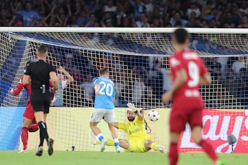 1-0. Piotr Zielinski marca el cuarto gol.