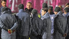 Niko Kovac junto a los jugadores del Bayern.