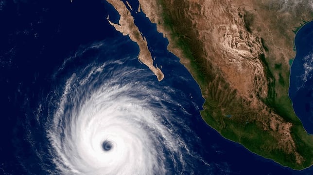 Tormenta Tropical Alvin se forma en Michoacán y Colima, avanza con lluvias muy fuertes