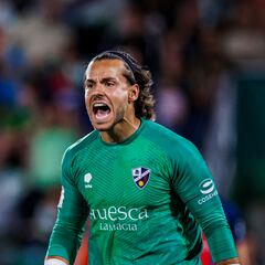 Álvaro Fernández acerca la permanencia con otro récord