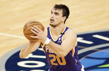 El alero croata (26 años y 2,08 m) suma ya cinco temporadas en la NBA, donde se ha hecho un hueco como un importante y muy aprovechable jugador de segunda unidad. Su tamaño y su muñeca desde el perímetro le hacen más cuatro que tres.
