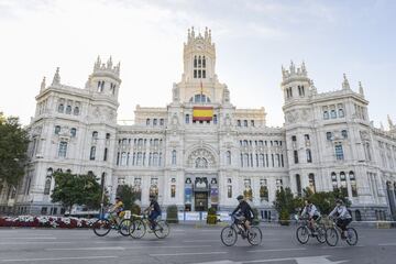 La Fiesta de la Bicicleta es un evento que se ha convertido en una tradición para muchos ciudadanos y familias que disfrutan del uso de la bicicleta. Durante el día de hoy en la Castellana ha celebrado su 41º edición. 