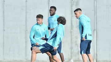 Iñaki Williams, listo para el PSG, y De Luis por el lesionado Laporte