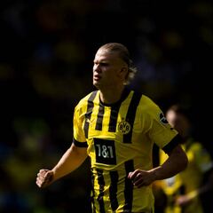 Haaland gifts team mates Rolex watches and prepares for Dortmund exit
