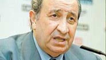 "No quiero aparecer como el líder de ningún pelotón y menos metiéndome con Valdano. Pero que me diga en qué le ofendí.