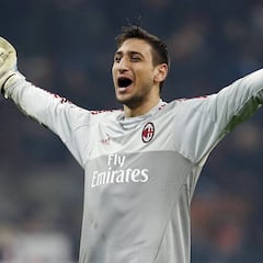"El Milán no puede tener un año en la grada a Donnarumma"