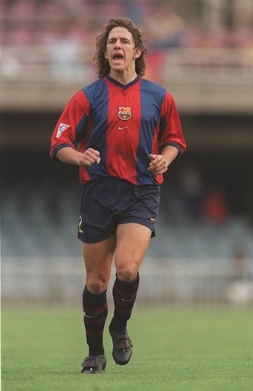 Ha sido el capitán por excelencia de Barcelona, al que llegó en 1995 con 17 años. En 1999 debutó con el primer equipo cuando Van Gaal lo llamó para cubrir la baja de Reiziger. Se retiró de blaugrana en 2014.