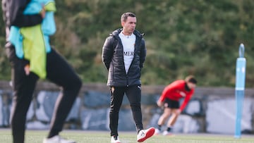 05-12-25. BORJA JIMÉNEZ, EN EL ENTRENAMIENTO DEL SPORTING EN AREITIO.