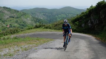 La ciclista del Movistar Alicia González reconoce para AS la subida al Collado Fancuaya, que se subió en la Vuelta a España.