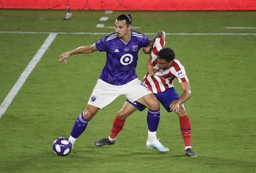 Zlatan Ibrahimovic con Carlos Isaac.