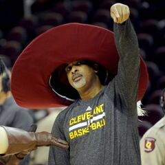 El asistente que resucitó a los Cavaliers ¡jugó en los Warriors!