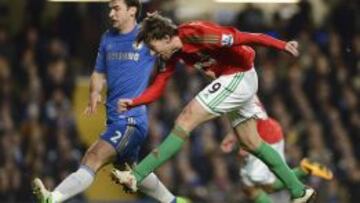 <b>OTRO GOL. </b>Michu marcó ayer con este remate desde fuera del área el 0-1 del Swansea en Stamford.