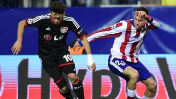 Hakan Calhanoglu contra el Atleti.