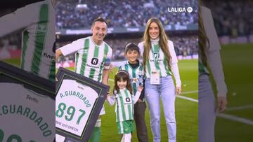 Afición del Betis despide a Andrés Guardado con el ‘Cielito Lindo’