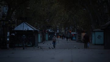 La Rambla de Barcelona tras la primera noche con toque de queda en Catalunya